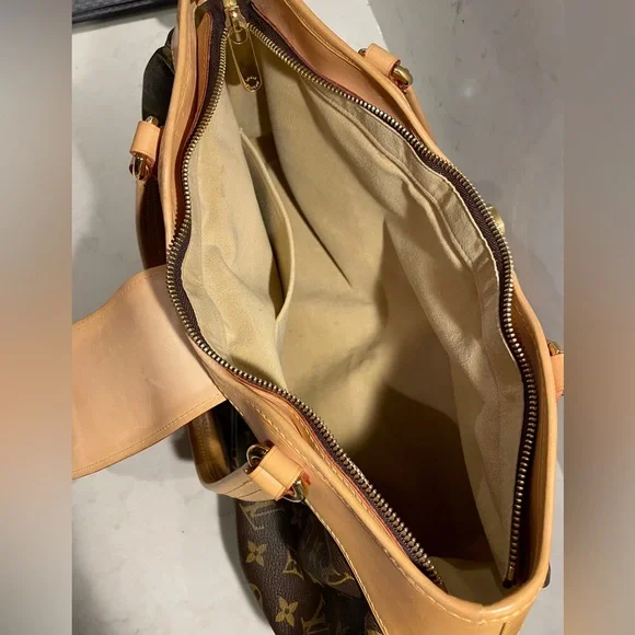 Louis Vuitton Purse - Picture 14 of 16